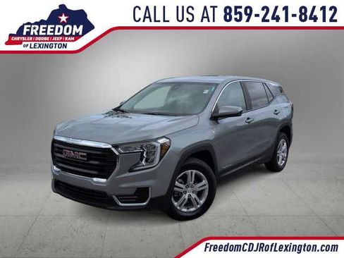 Used 2024 GMC Terrain SLE AWD/4WD image 1