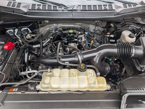 Used 2020 Ford F150 XLT w/ Equipment Group 302A Luxury AWD/4WD image 36