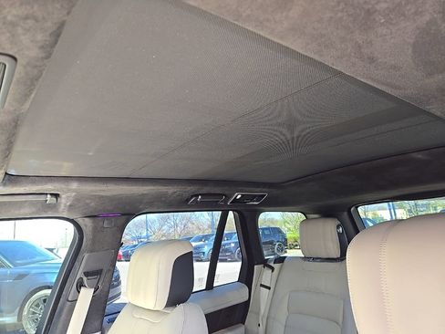 Used 2020 Land Rover Range Rover HSE image 14