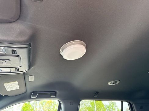 Used 2026 Chevrolet Tahoe 2WD image 11