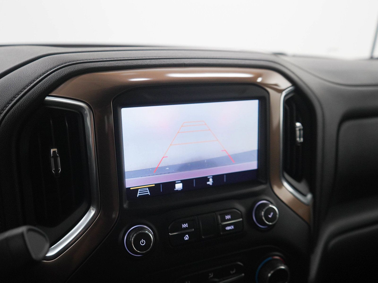 Used 2019 Chevrolet Silverado 1500 High Country w/ Z71 Off-Road Package AWD/4WD image 29