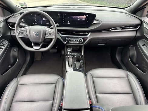 Used 2025 Buick Envista Sport Touring w/ Convenience I Package FWD image 17