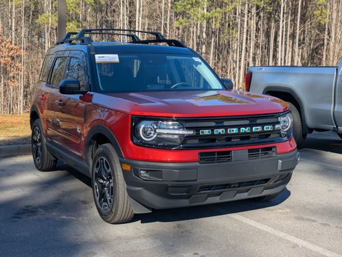 Certified 2024 Ford Bronco Sport Outer Banks w/ Tech Package image 2