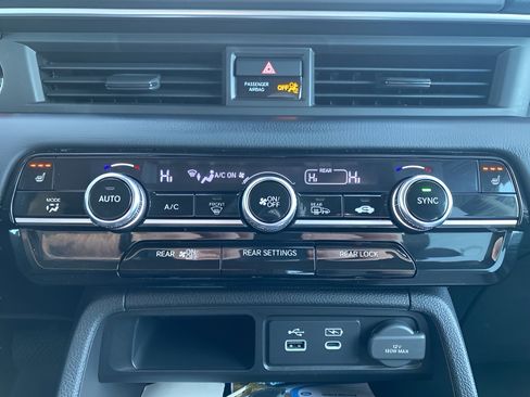 Used 2025 Honda Pilot EX-L image 21