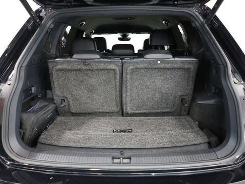Used 2022 Volkswagen Tiguan SE R-Line FWD image 26