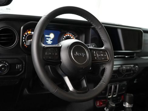 Used 2026 Jeep Wrangler Rubicon AWD/4WD image 10