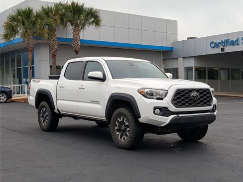 Used 2022 Toyota Tacoma TRD Off-Road w/ Technology Package AWD/4WD image 8