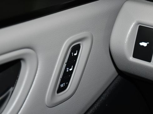 Used 2025 Honda Pilot Touring image 35