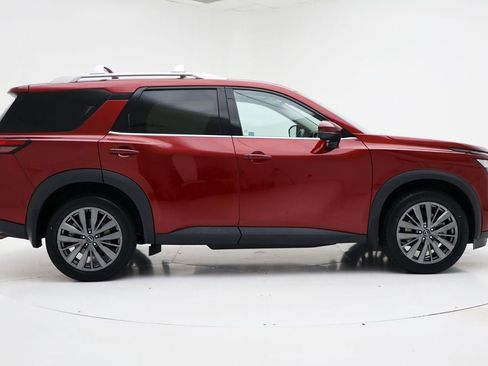Used 2022 Nissan Pathfinder SL w/ SL Premium Package image 3