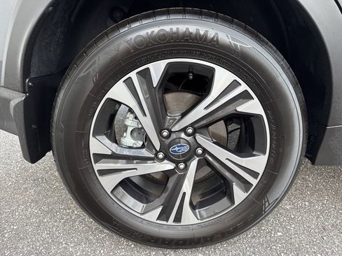 Used 2025 Subaru Crosstrek 2.5i Premium w/ Convenience Package #2 image 9