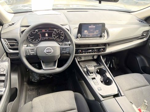 Used 2026 Nissan Rogue SV FWD image 11