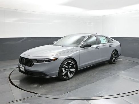 Used 2025 Honda Accord Sport image 34