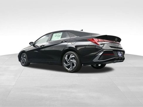 New 2026 Hyundai Elantra Limited image 36