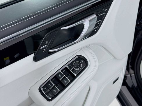 New 2026 Porsche Macan Turbo AWD/4WD image 11