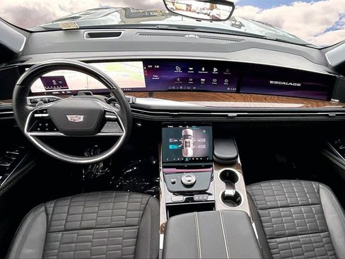 Certified 2025 Cadillac Escalade Sport Platinum w/ LPO, Floor Liner Package image 7