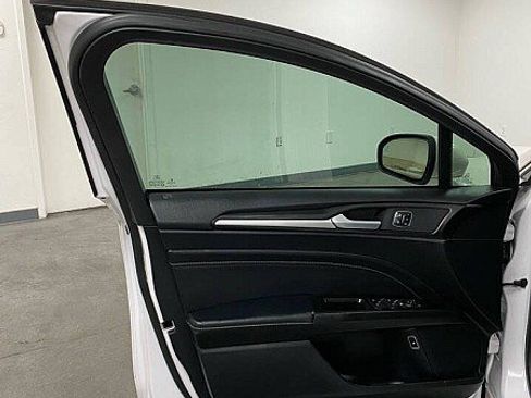 Used 2019 Ford Fusion Energi Titanium image 9