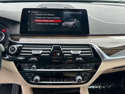 Used 2019 BMW 530e image 13