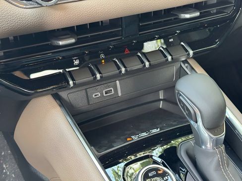 New 2026 GMC Canyon Denali AWD/4WD image 21