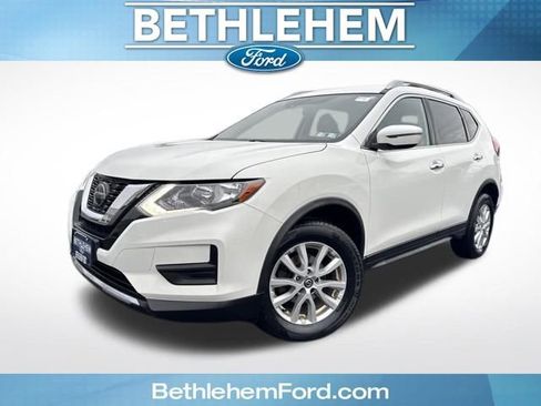 Used 2019 Nissan Rogue SV image 1