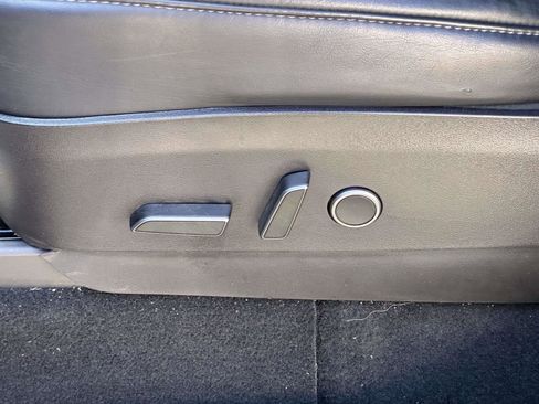 Used 2022 Tesla Model Y Long Range image 15