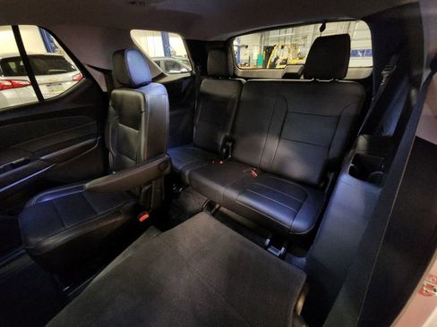 Certified 2020 Chevrolet Traverse RS w/ LPO, Floor Liner Package AWD/4WD image 36