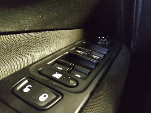 Used 2021 Jeep Renegade Latitude FWD image 27