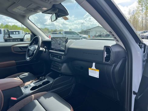New 2026 Ford Bronco Sport Outer Banks w/ Outer Banks Tech Package+ AWD/4WD image 13