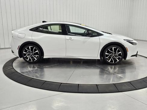 Used 2026 Toyota Prius Plug-In Hybrid w/ Limited Premium Package FWD image 6