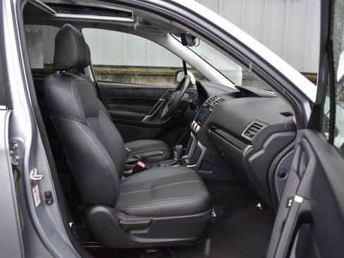 Used 2017 Subaru Forester 2.5i Touring image 25