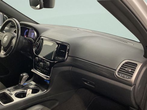 Used 2020 Jeep Grand Cherokee Altitude AWD/4WD image 34