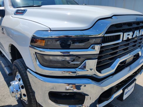 New 2025 RAM 3500 Tradesman image 4