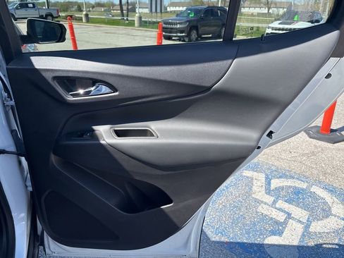 Used 2021 Chevrolet Equinox LT image 42