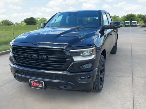 Used 2023 RAM 1500 Laramie AWD/4WD image 3