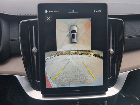 Used 2025 Volvo XC90 B6 Plus image 28