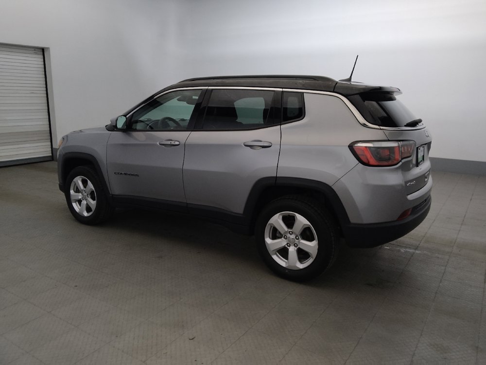 Used 2018 Jeep Compass Latitude w/ Popular Equipment Group AWD/4WD image 3