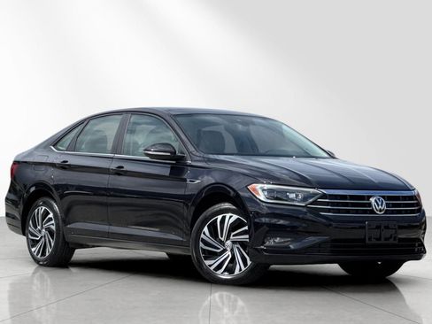 Used 2020 Volkswagen Jetta SEL Premium FWD image 2