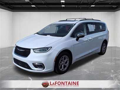 Certified 2023 Chrysler Pacifica Limited