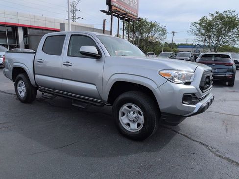 Used 2023 Toyota Tacoma SR AWD/4WD image 7