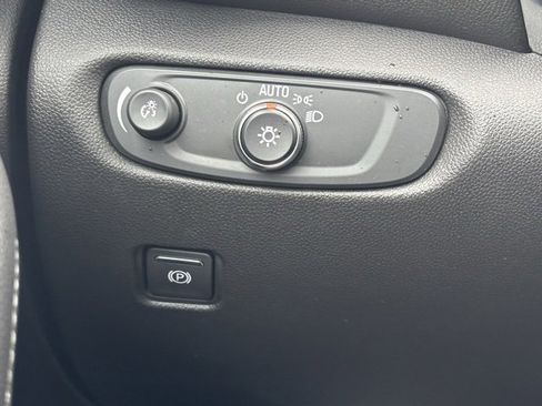 Used 2021 Chevrolet Blazer LT image 24