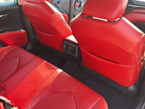 Used 2022 Toyota Camry XSE FWD image 14
