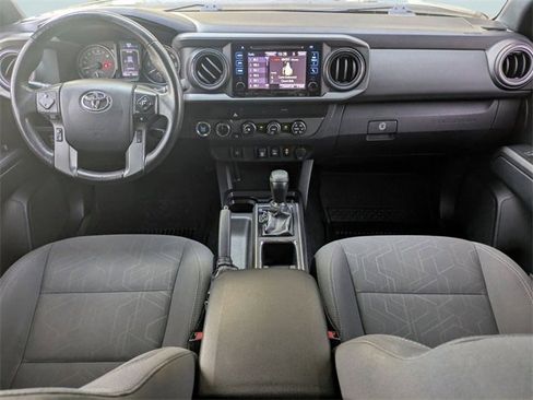 Used 2019 Toyota Tacoma TRD Off-Road image 15