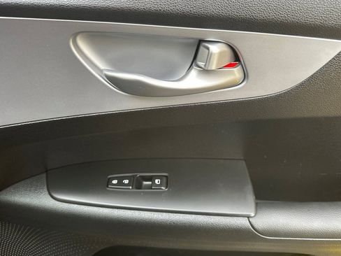 Used 2024 Kia Forte LXS image 17