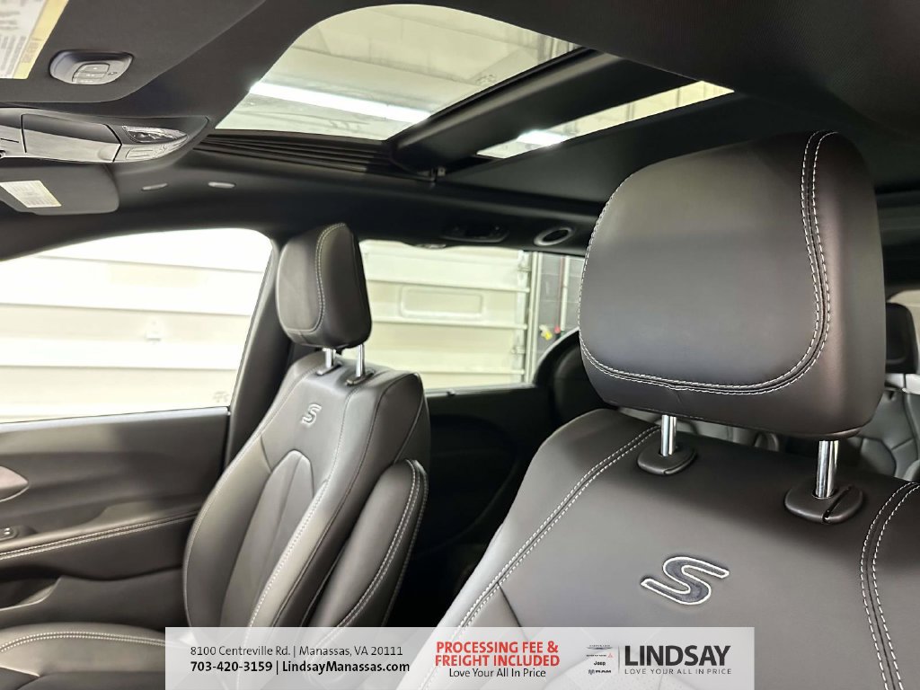 New 2026 Chrysler Pacifica Select w/ S Appearance Package FWD image 21