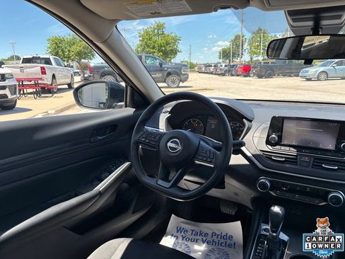 Used 2024 Nissan Altima 2.5 S FWD image 47