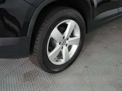 Used 2010 Volkswagen Tiguan SE AWD/4WD image 52