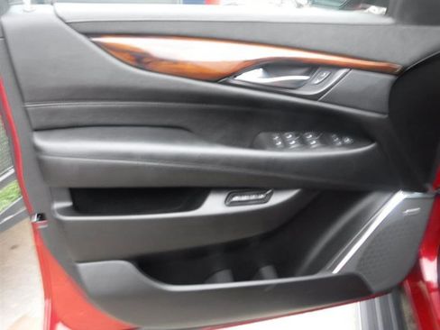 Used 2015 Cadillac Escalade Premium image 36