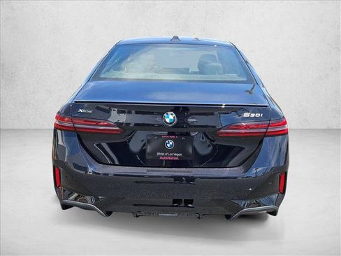 New 2027 BMW 530i xDrive w/ M Sport Package AWD/4WD image 8
