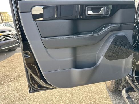 Used 2024 INEOS Grenadier Fieldmaster Edition image 11