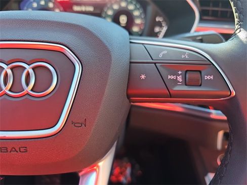 Certified 2025 Audi Q3 2.0T Premium image 18