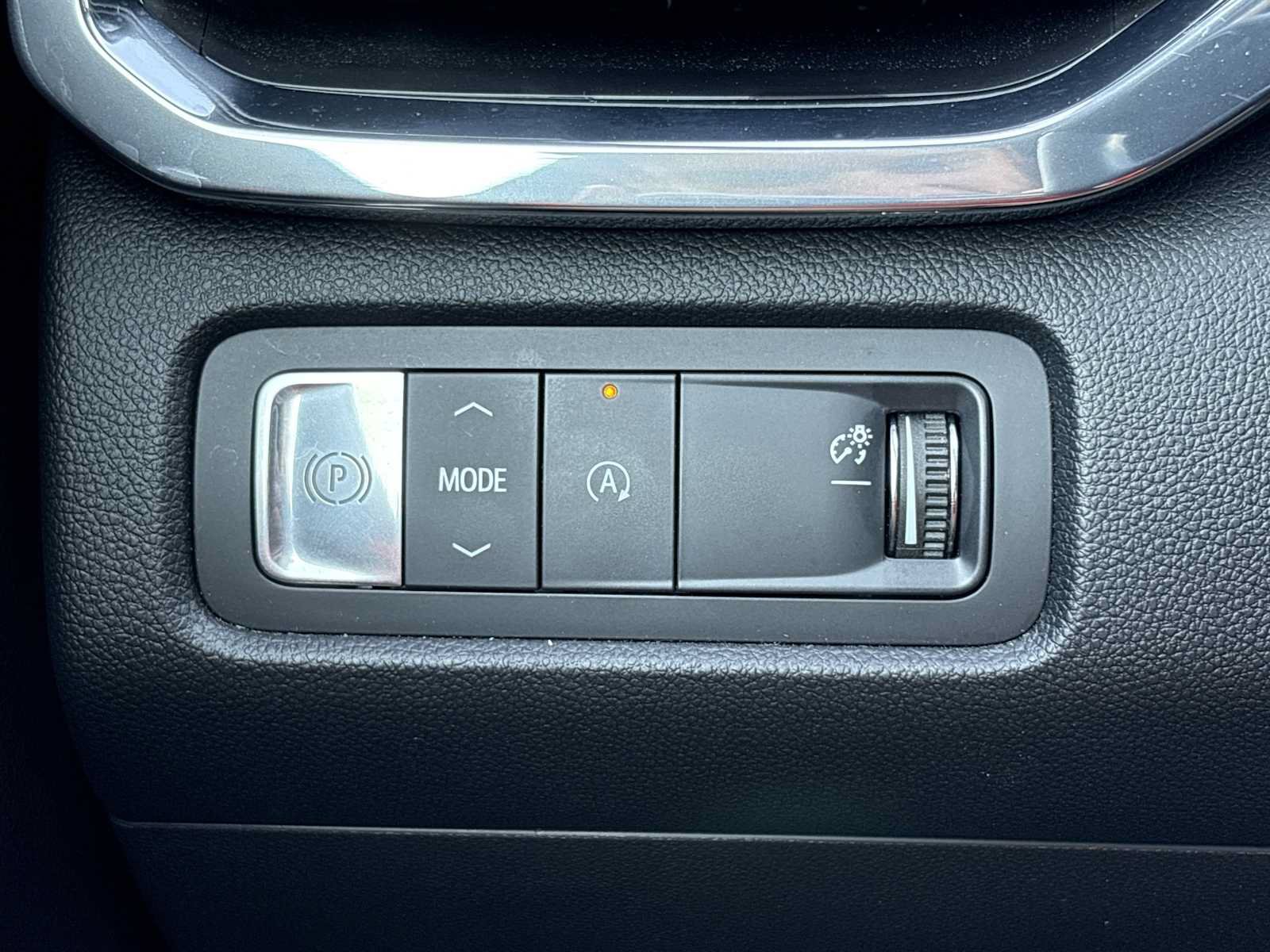 Used 2025 GMC Acadia Elevation w/ Elevation Premium Package FWD image 11